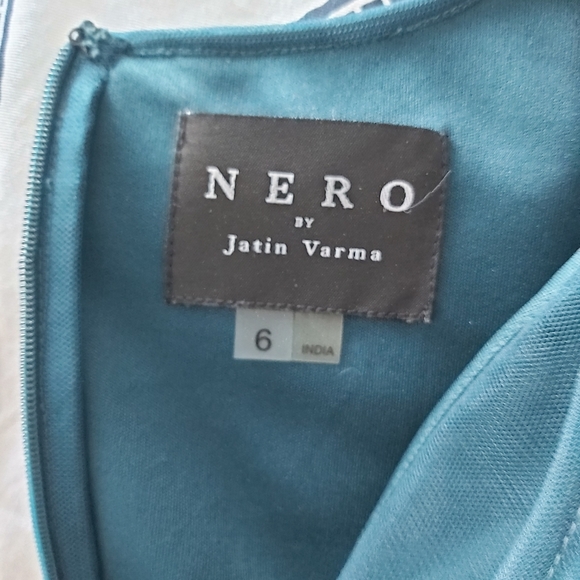 Dress - Picture 5 of 9